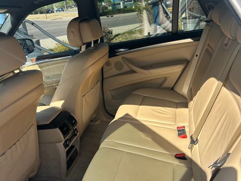 Used 2009 BMW X5 xDrive48i image 11
