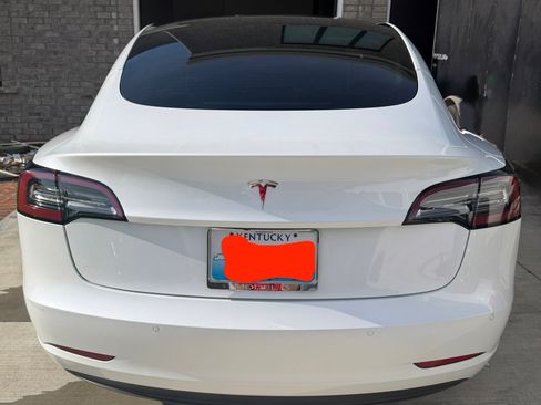 Used 2021 Tesla Model 3 Standard Range Plus RWD image 9