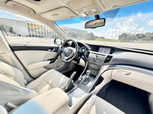 Used 2011 Acura TSX Sedan image 2