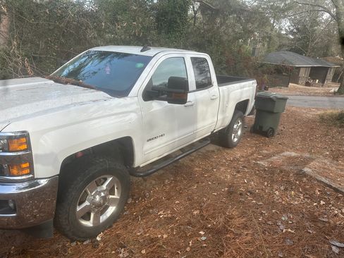Used 2016 Chevrolet Silverado 2500 LT w/ LT Convenience Package image 2