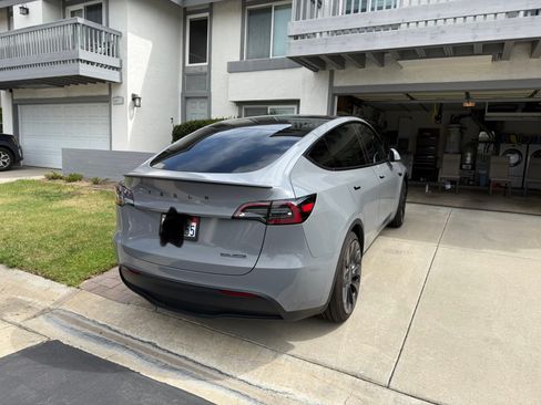 Used 2024 Tesla Model Y Performance AWD/4WD image 5
