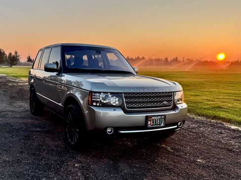 Used 2010 Land Rover Range Rover HSE LUX AWD/4WD image 1