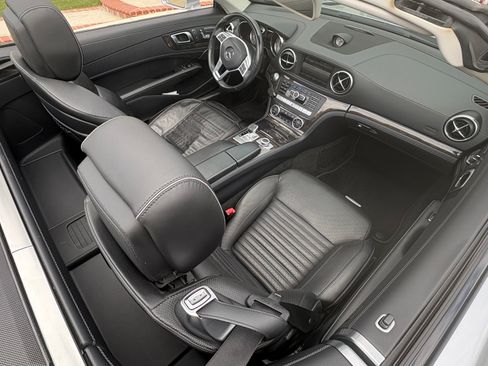 Used 2014 Mercedes-Benz SL 550 image 8