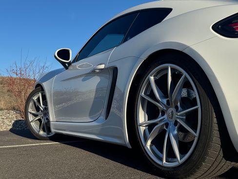 Used 2018 Porsche 718 Cayman S image 28