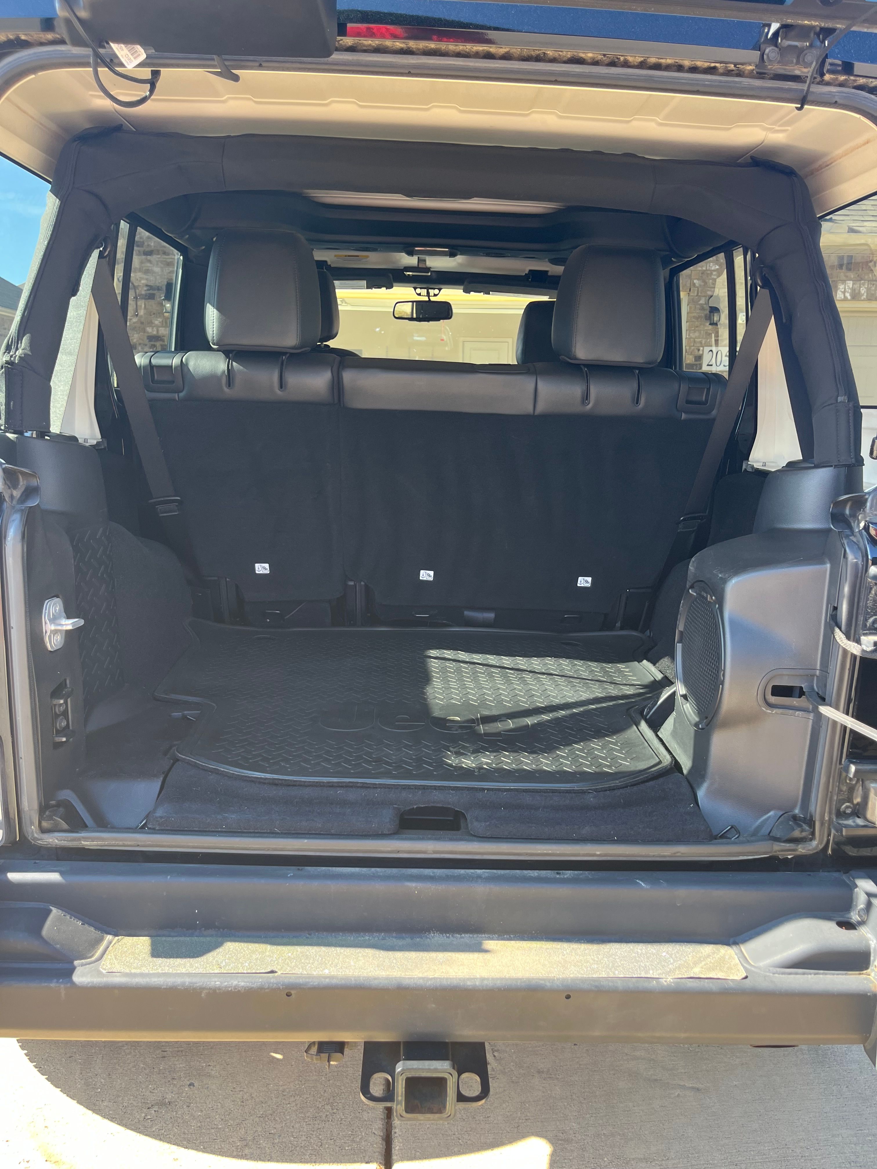 Used 2013 Jeep Wrangler Unlimited Sahara AWD/4WD image 9