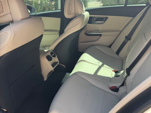 Used 2024 Mercedes-Benz C 300 Sedan image 8