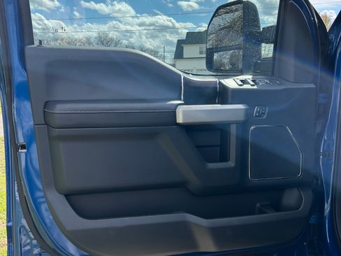 Used 2022 Ford F250 Lariat w/ Black Appearance Package image 24