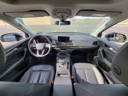 Used 2018 Audi Q5 Prestige w/ Prestige Package image 5