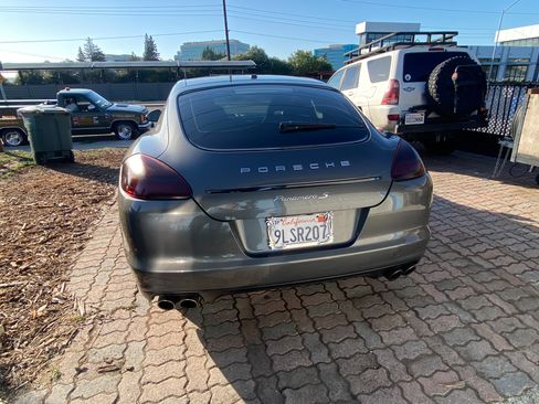 Used 2013 Porsche Panamera S image 4