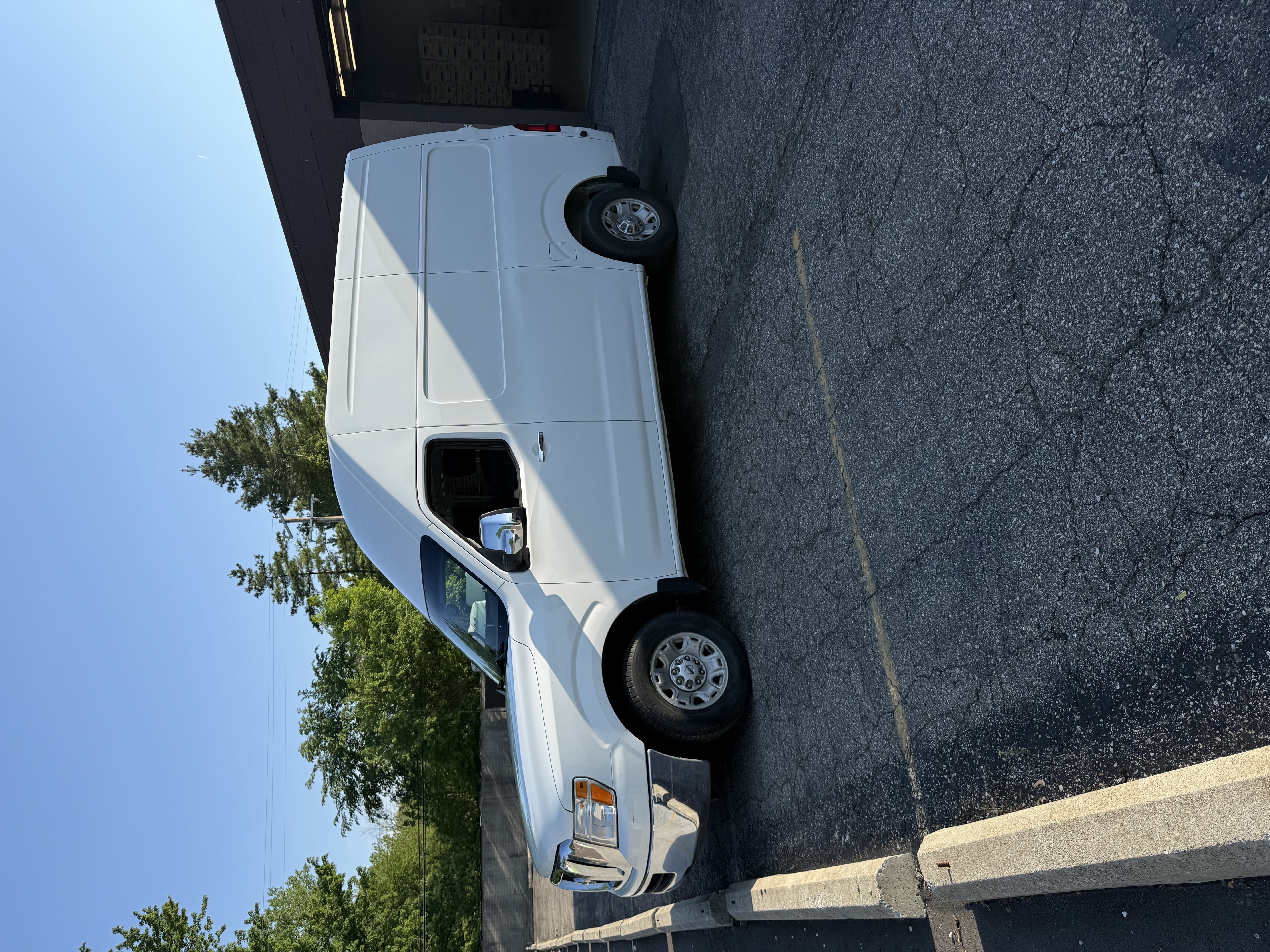 Used 2012 Nissan NV 2500 SV w/ Side Curtain Airbag Pkg RWD image 2