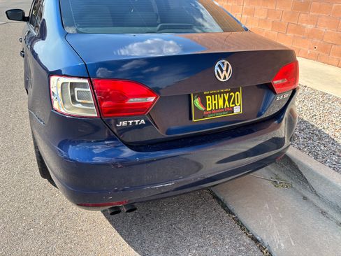 Used 2012 Volkswagen Jetta SE FWD image 6