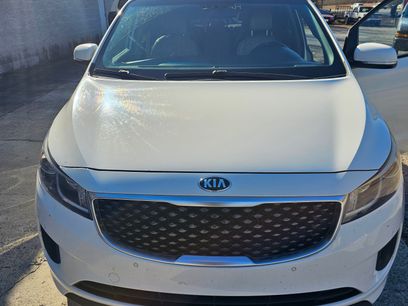 Used 2017 Kia Sedona LX w/ LX Essentials Premium Package