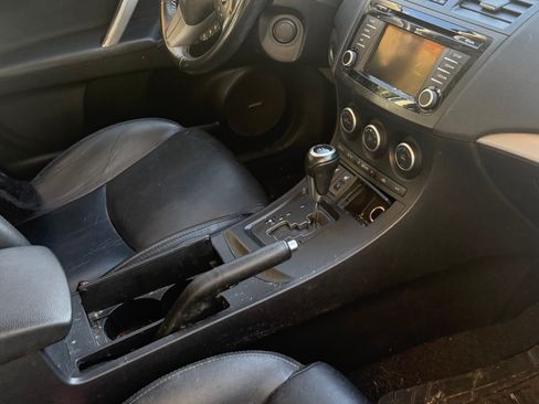 Used 2013 MAZDA MAZDA3 i Grand Touring image 3