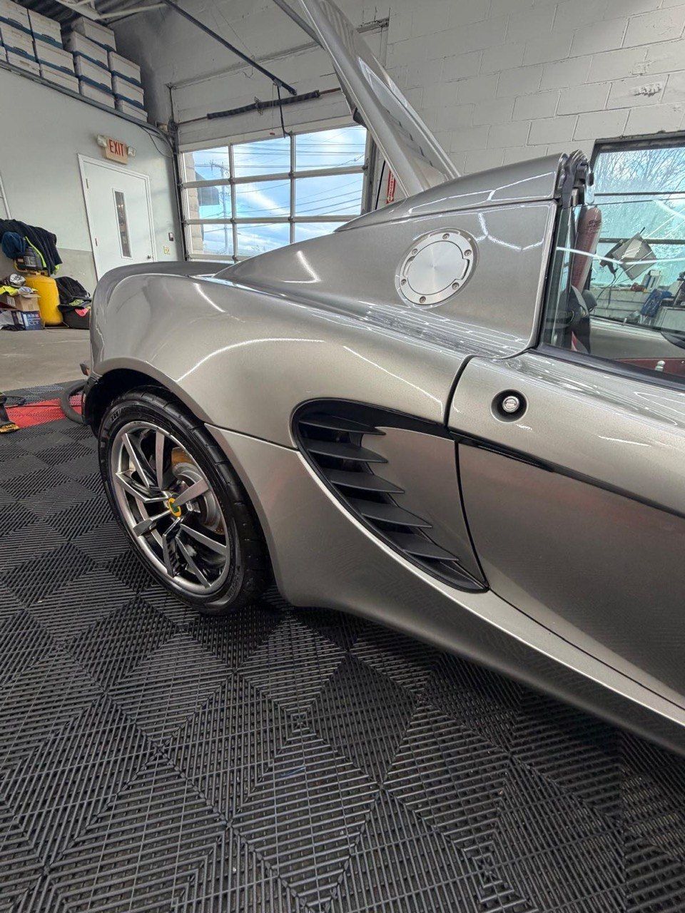 Used 2005 Lotus Elise RWD image 5