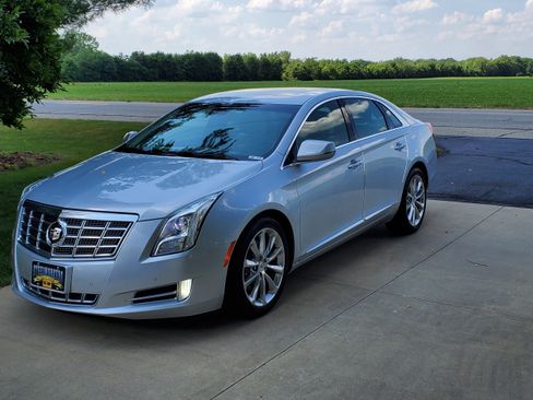 Used 2013 Cadillac XTS Premium image 1