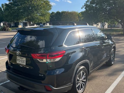 Used 2018 Toyota Highlander XLE FWD image 8