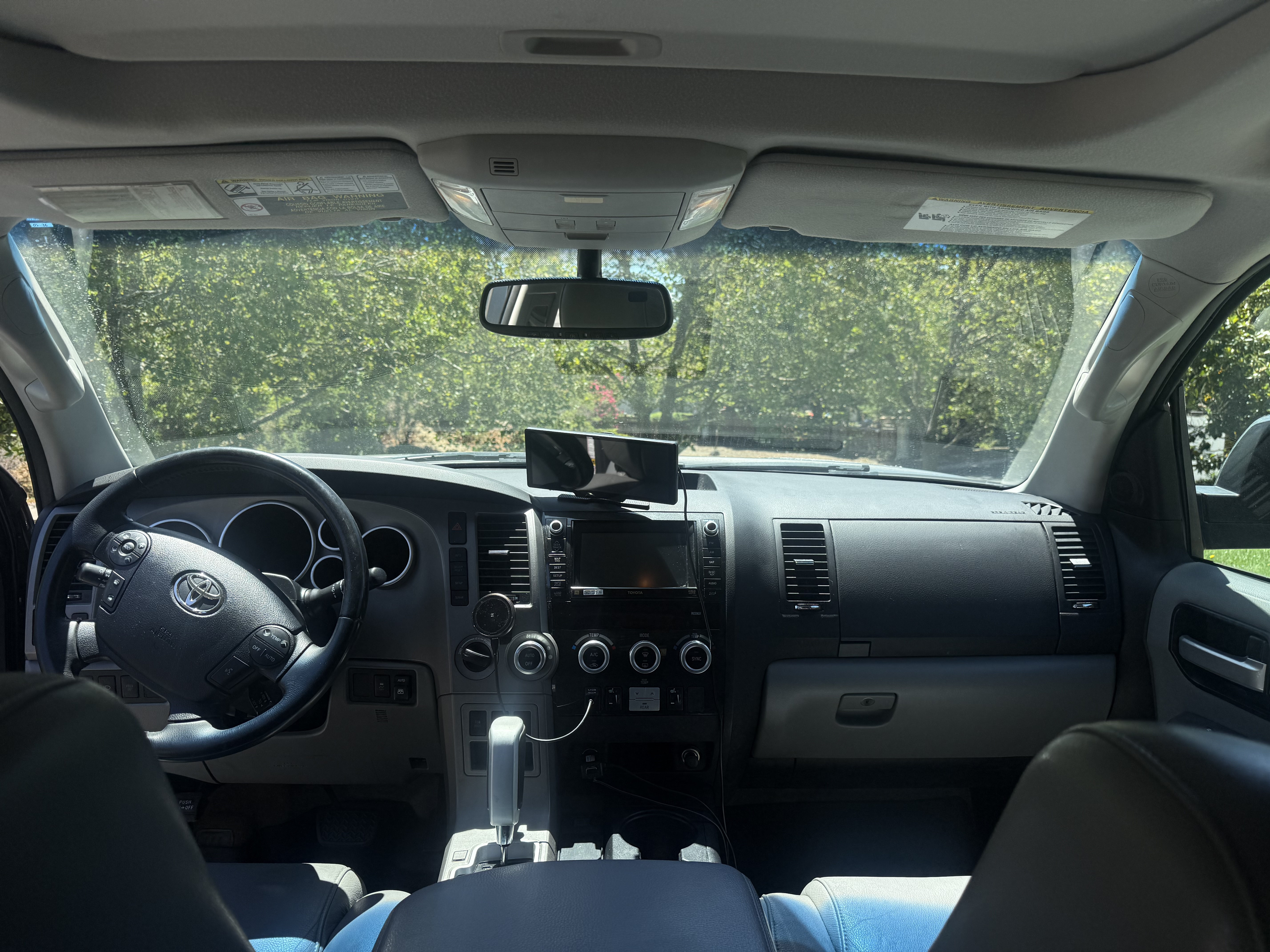 Used 2011 Toyota Sequoia Limited AWD/4WD image 11