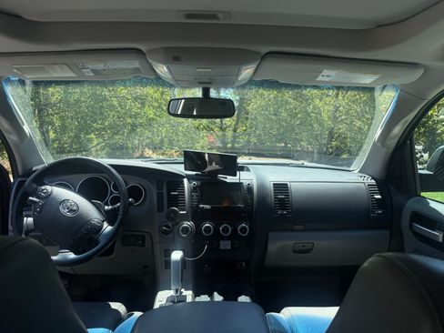 Used 2011 Toyota Sequoia Limited AWD/4WD image 11