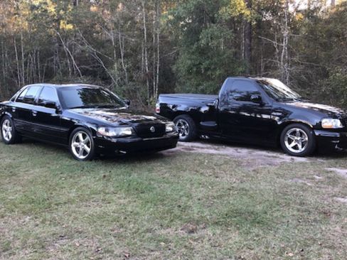 Used 2004 Ford F150 Lightning image 1