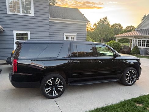 Used 2020 Chevrolet Suburban Premier w/ RST 6.2L Performance Edition AWD/4WD image 1