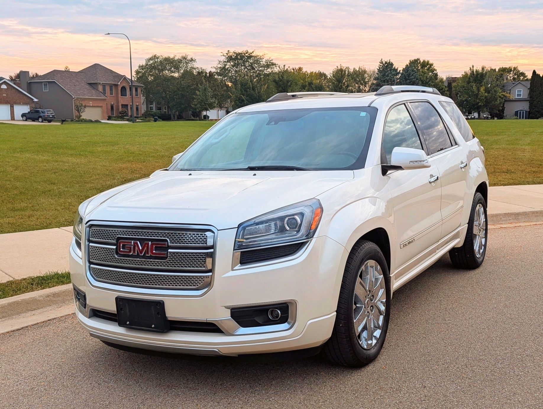 Used 2014 GMC Acadia Denali AWD/4WD image 1