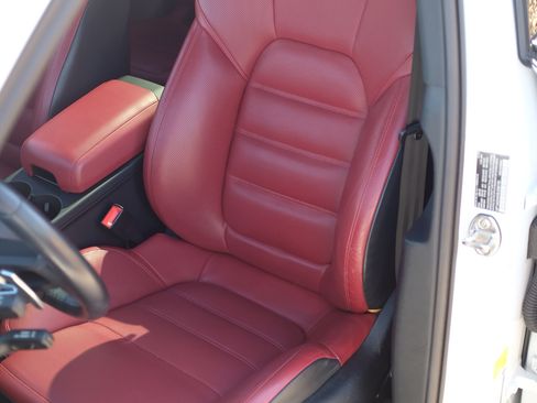 Used 2024 Porsche Macan S AWD/4WD image 5