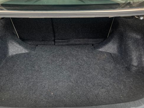Used 2013 Toyota Corolla LE FWD image 17