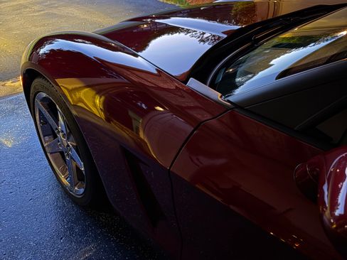 Used 2007 Chevrolet Corvette Coupe w/ Preferred Equipment Group RWD image 10