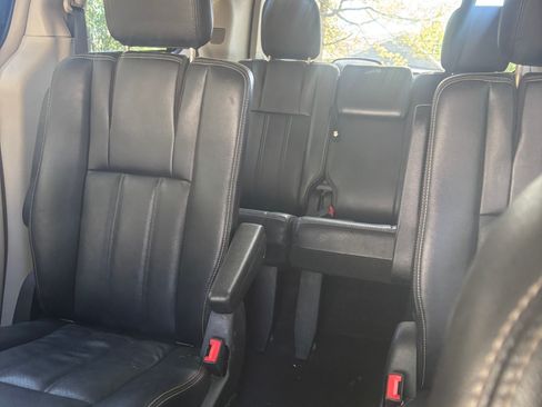 Used 2012 Chrysler Town & Country Touring w/ Entertainment Group #1 image 8