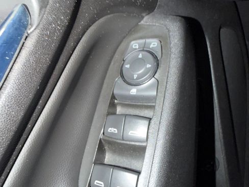 Used 2020 Chevrolet Equinox LT w/ Midnight Edition image 5