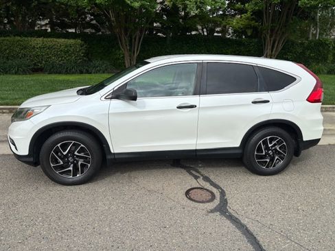 Used 2016 Honda CR-V SE image 4
