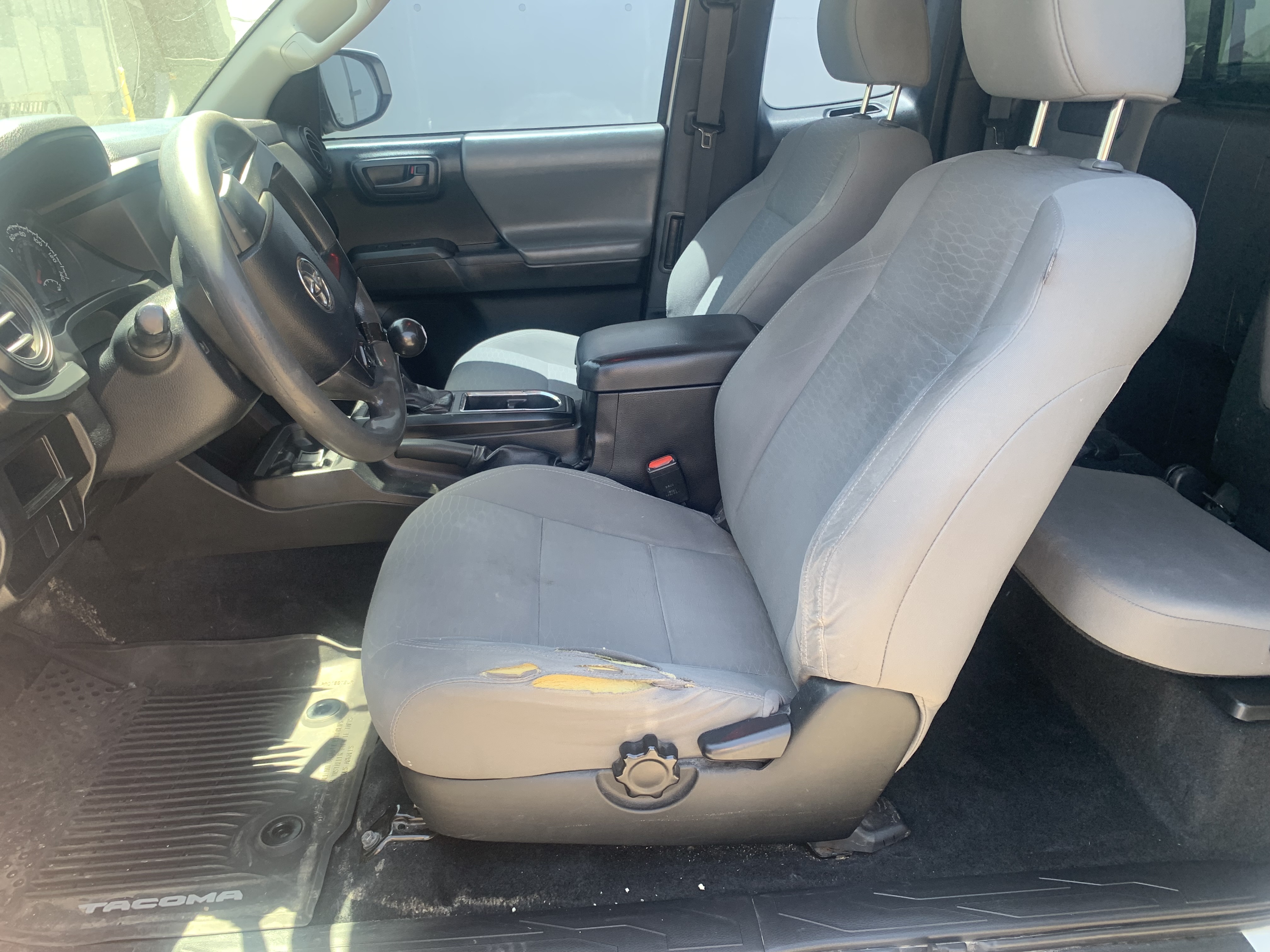 Used 2017 Toyota Tacoma SR w/ SR Convenience Package AWD/4WD image 5