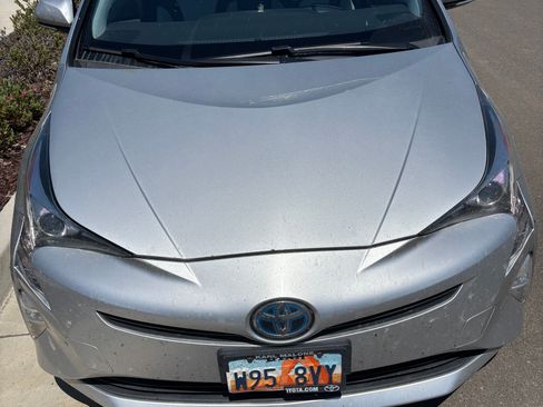 Used 2017 Toyota Prius Three Touring w/ Carpet Mat Package FWD image 2
