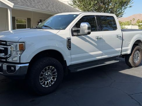 Used 2021 Ford F250 XLT w/ XLT Premium Package image 2