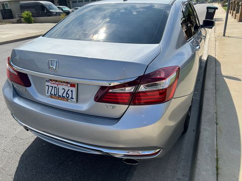 Used 2017 Honda Accord EX-L image 18