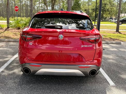 Used 2022 Alfa Romeo Stelvio Ti AWD/4WD image 12