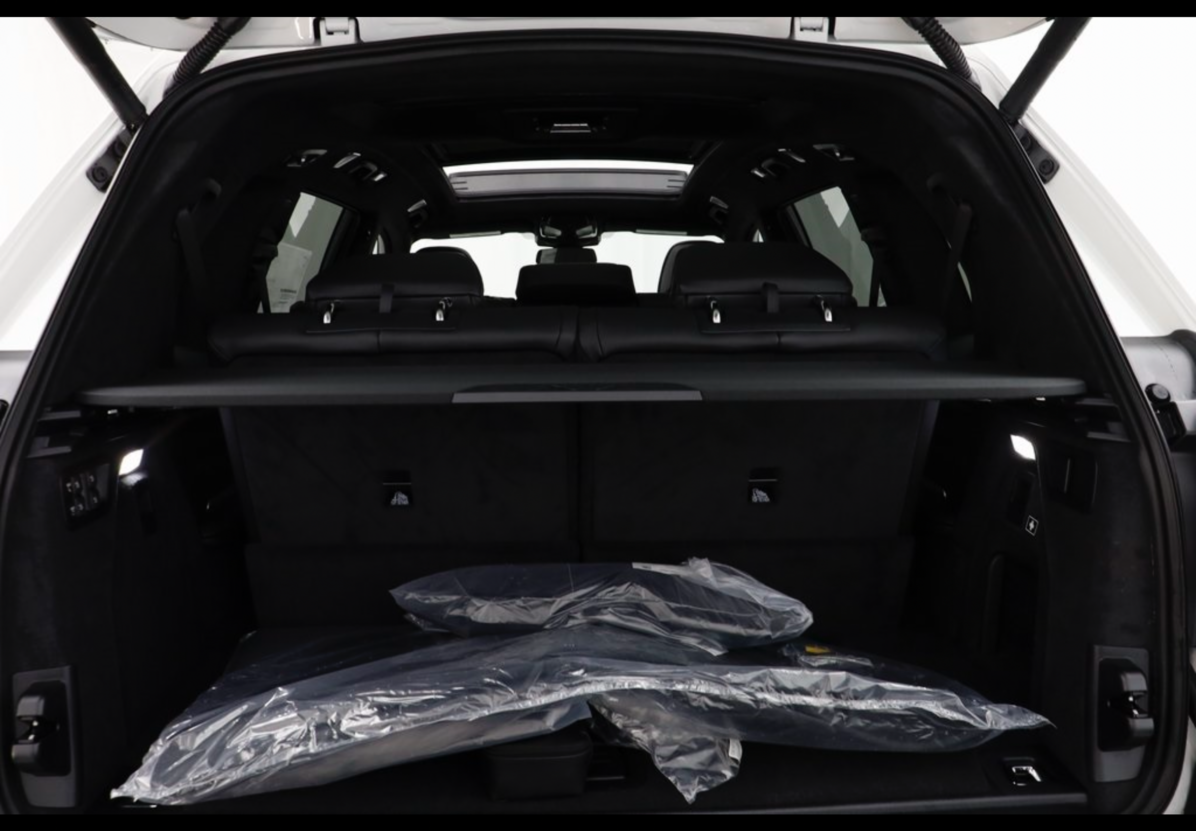 Used 2025 BMW X7 M60i AWD/4WD image 12