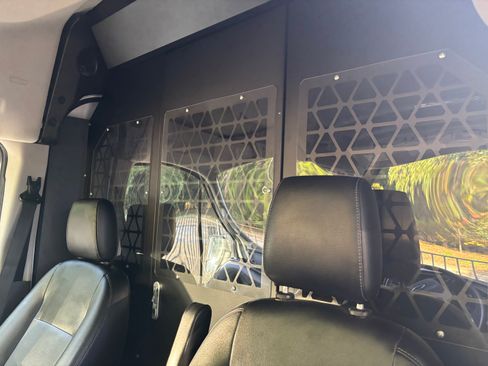 Used 2022 Ford Transit 250 148 High Roof AWD image 14