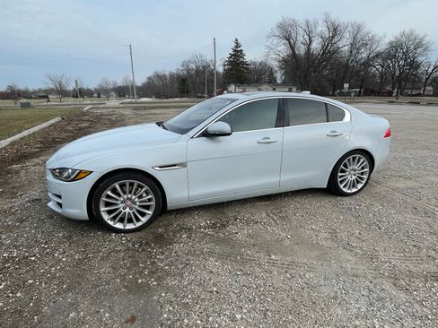 Used 2017 Jaguar XE First Edition image 1