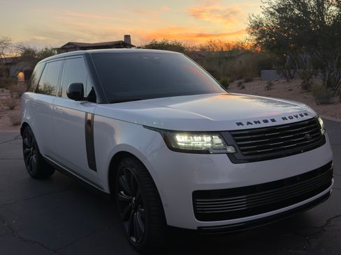 Used 2024 Land Rover Range Rover SV AWD/4WD image 1