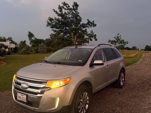 Used 2011 Ford Edge Limited w/ Driver Entry Pkg AWD/4WD image 8