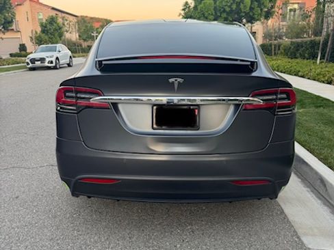 Used 2019 Tesla Model X Long Range image 9