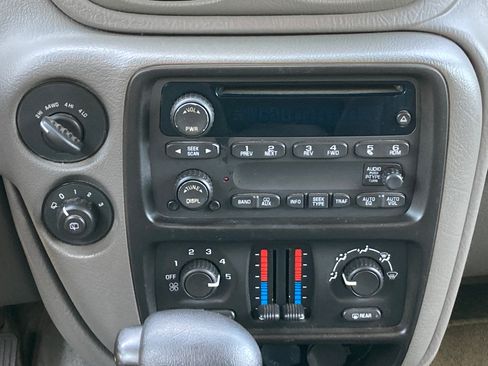 Used 2004 Chevrolet TrailBlazer LS w/ LS Preferred Equipment Group image 20