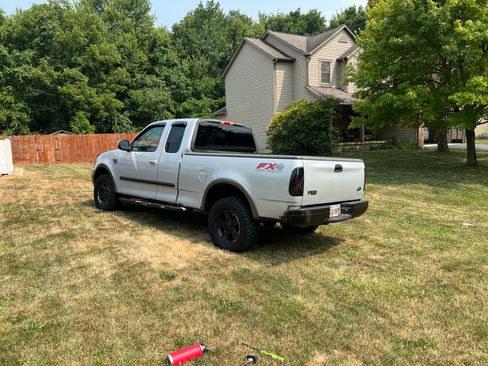 Used 2003 Ford F150 XLT AWD/4WD image 11