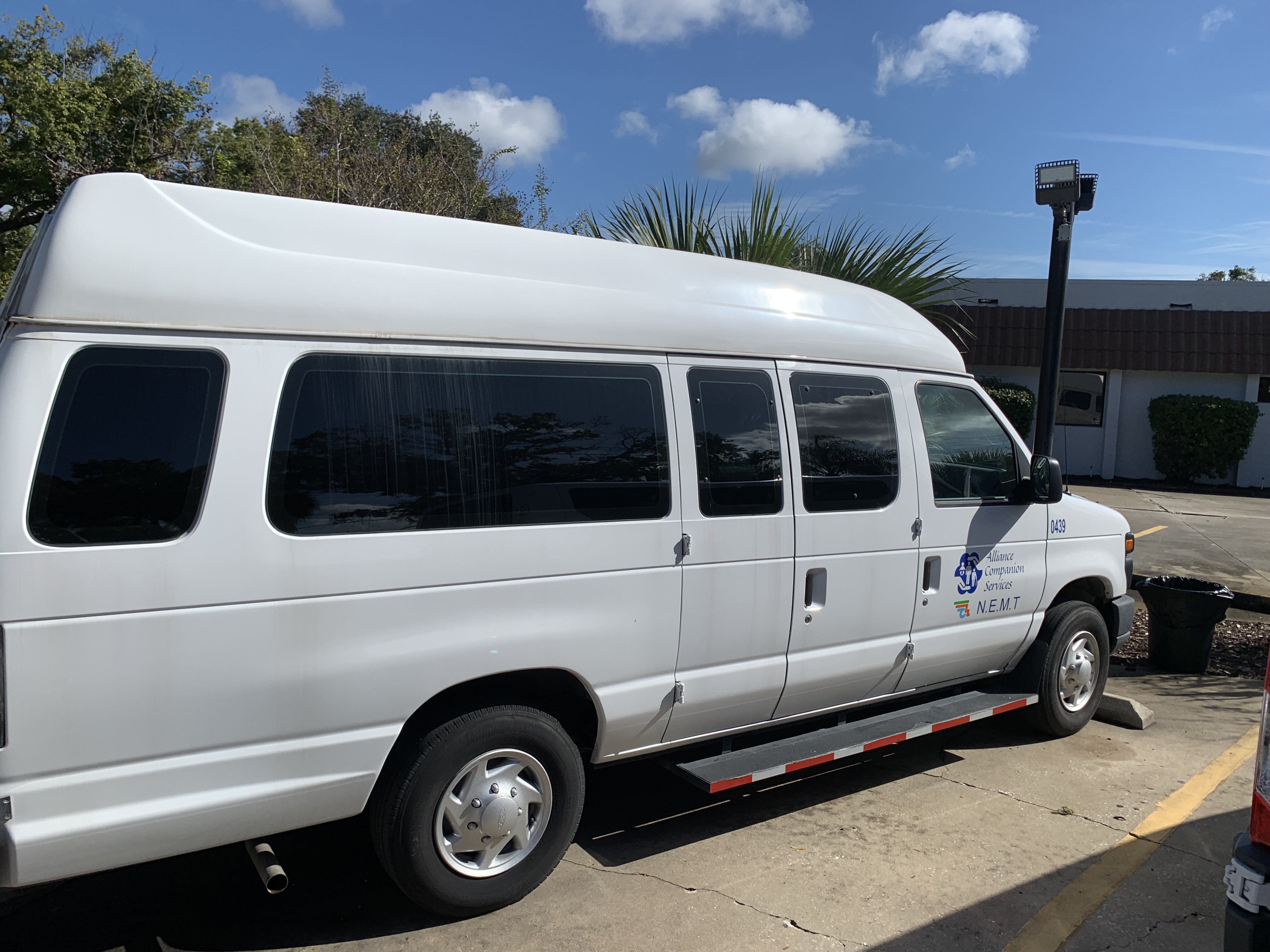 Used 2009 Ford E-250 and Econoline 250 Extended RWD image 4