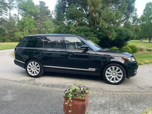 Used 2017 Land Rover Range Rover Long Wheelbase Supercharged image 11