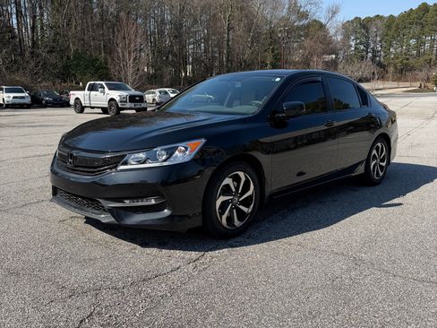 Used 2017 Honda Accord EX-L image 1