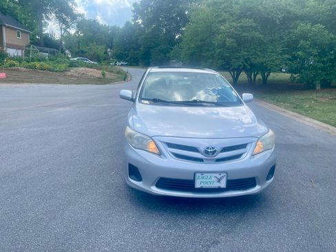 Used 2011 Toyota Corolla LE FWD image 1