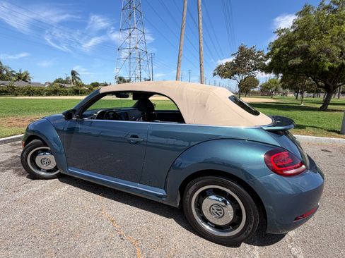 Used 2018 Volkswagen Beetle 2.0T Coast FWD image 14