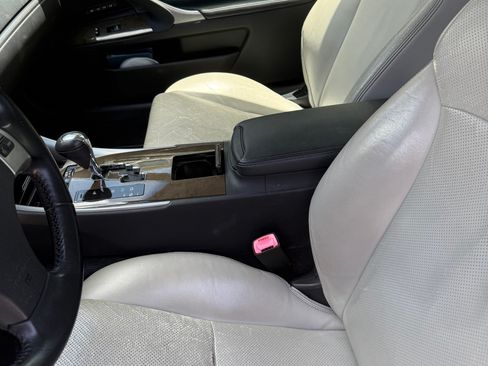 Used 2012 Lexus IS 250C w/ Luxury Pkg RWD image 6